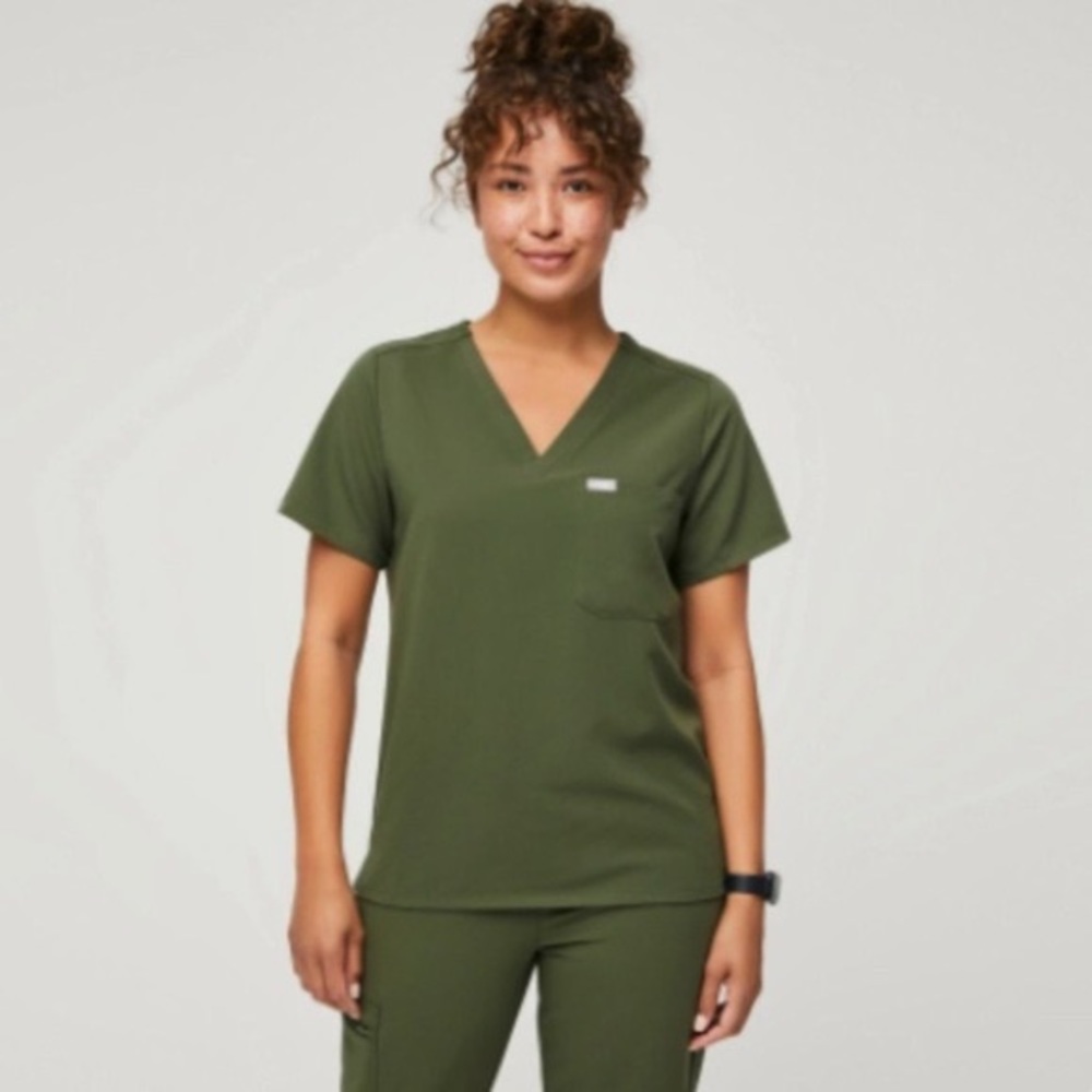 Figs dark olive Catarina scrub top